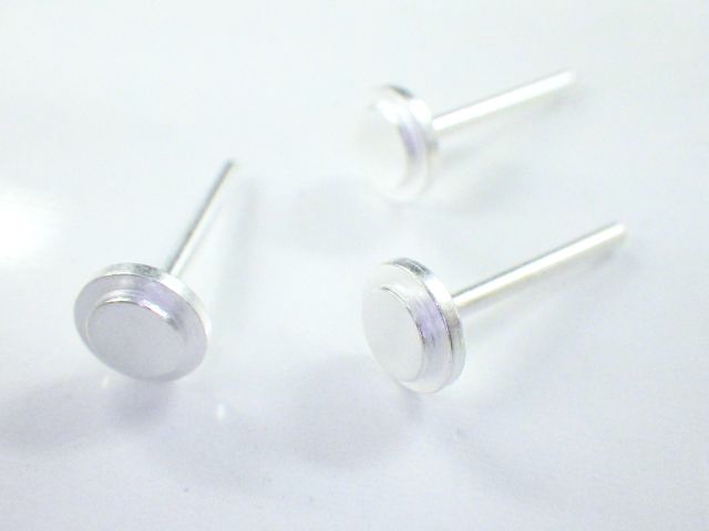 切削の台座部品に接点をロウ付け後Agメッキ