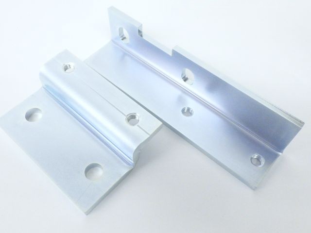 少量のプレス&機械加工(簡易金型使用)