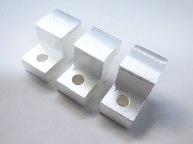 使用済みの接点板の接点部分を貼り替えた直流用コンタクター用接点板