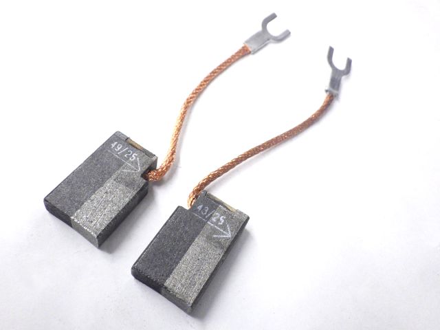 アース用ブラシ(カーボン単一と銀含浸材の2層構造)